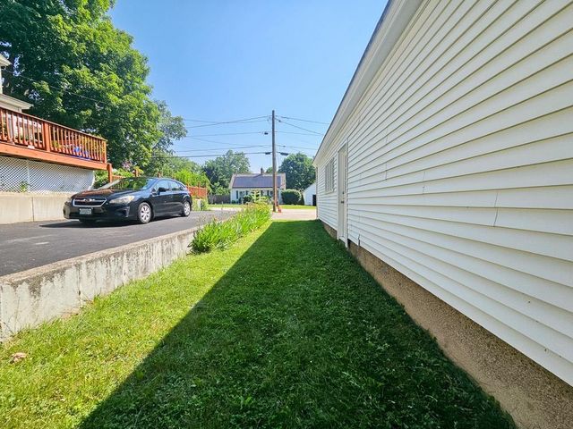 11 Nash Parkway, Somersworth, NH 03878