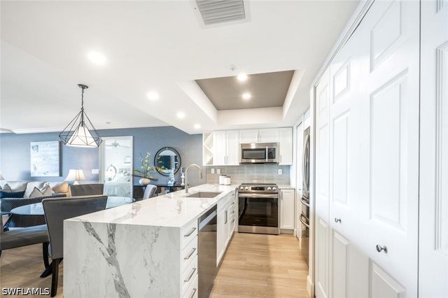 6849 Grenadier BLVD 503, Naples, FL 34108