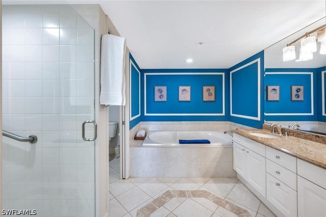 6849 Grenadier BLVD 503, Naples, FL 34108