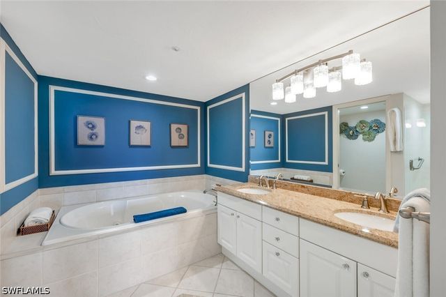 6849 Grenadier BLVD 503, Naples, FL 34108