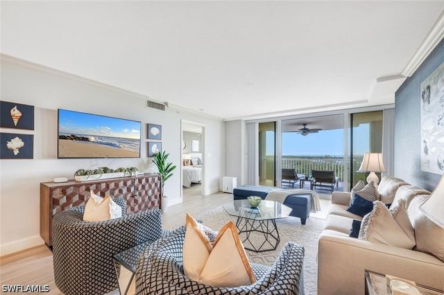 6849 Grenadier BLVD 503, Naples, FL 34108