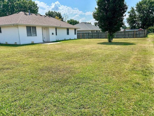 5645 S Jefferson Avenue, Springfield, MO 65810