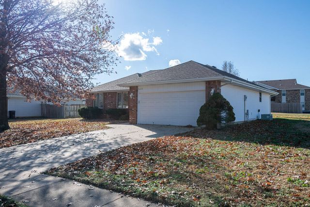5645 S Jefferson Avenue, Springfield, MO 65810