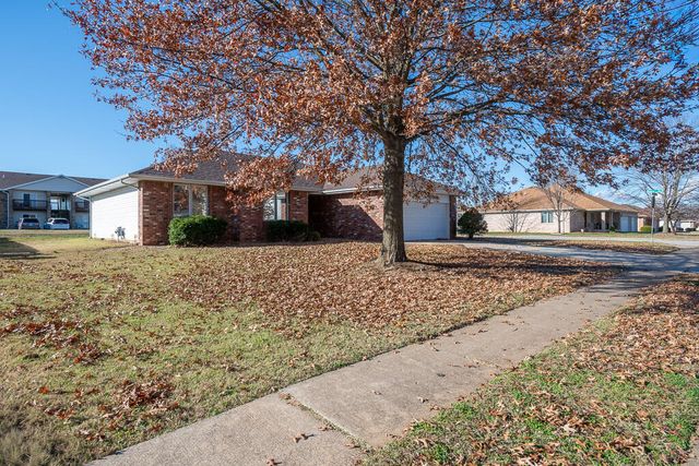 5645 S Jefferson Avenue, Springfield, MO 65810