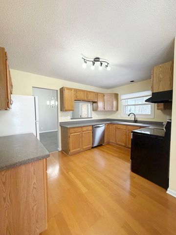 1020 Bertram Drive 17-1, Freeport, IL 61032