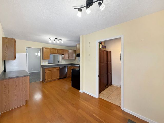 1020 Bertram Drive 17-1, Freeport, IL 61032