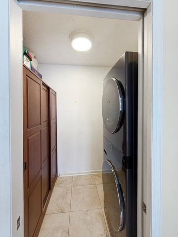 1020 Bertram Drive 17-1, Freeport, IL 61032