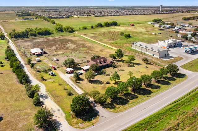 712 E Cook Street, Josephine, TX 75189