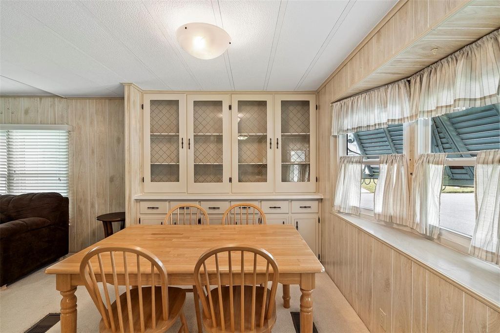 Image 13 of property listing at 2519 INDEPENDENCE LN, St Cloud, FL 34772