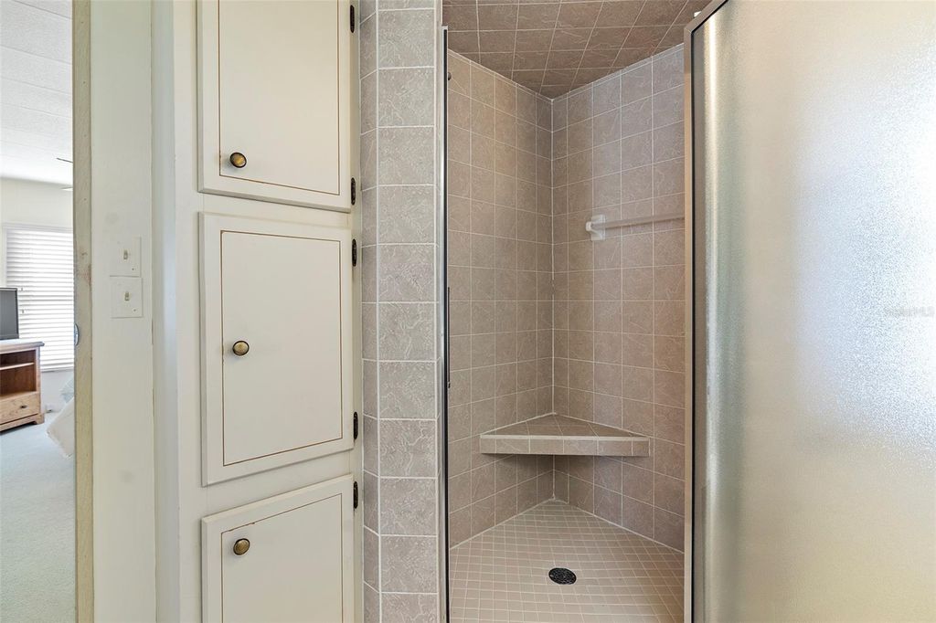 Image 20 of property listing at 2519 INDEPENDENCE LN, St Cloud, FL 34772