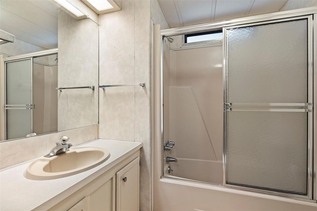 Image 21 of property listing at 2519 INDEPENDENCE LN, St Cloud, FL 34772