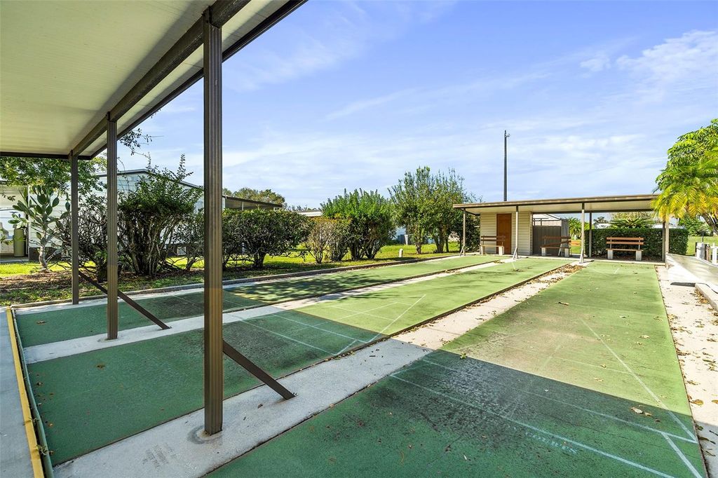 Image 37 of property listing at 2519 INDEPENDENCE LN, St Cloud, FL 34772