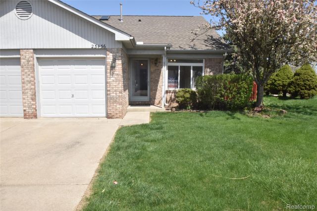 23436 Mahoney Court 182, Brownstown Charter Township, MI 48183
