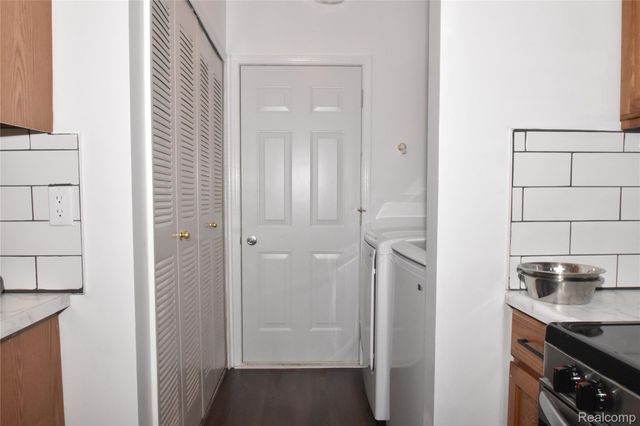 23436 Mahoney Court 182, Brownstown Charter Township, MI 48183