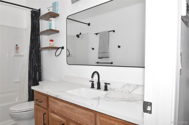 23436 Mahoney Court 182, Brownstown Charter Township, MI 48183