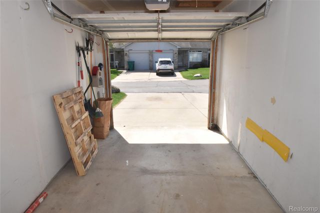23436 Mahoney Court 182, Brownstown Charter Township, MI 48183