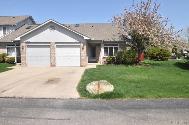 23436 Mahoney Court 182, Brownstown Charter Township, MI 48183