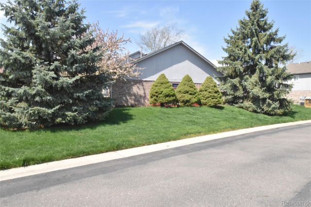 23436 Mahoney Court 182, Brownstown Charter Township, MI 48183