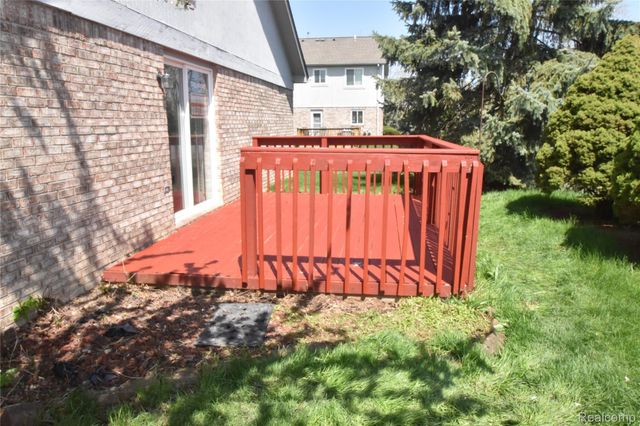 23436 Mahoney Court 182, Brownstown Charter Township, MI 48183