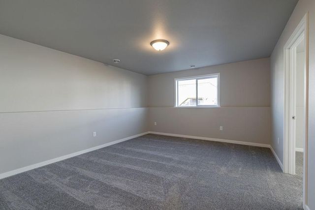 6880 Thomas Street, Horace, ND 58047