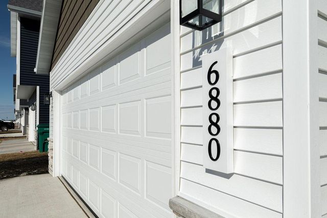 6880 Thomas Street, Horace, ND 58047