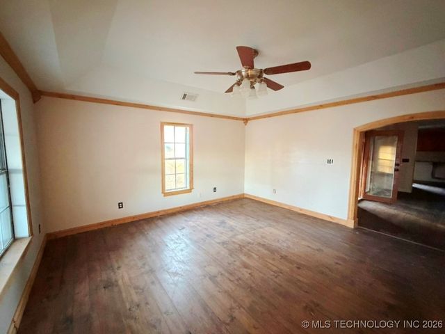 106 NE 3rd Street, Wagoner, OK 74467