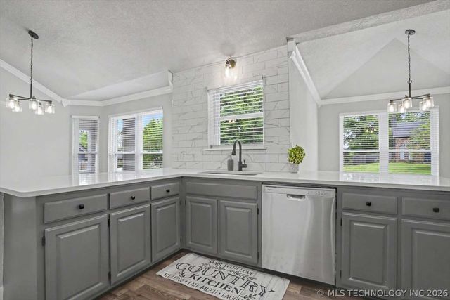 9248 S 87th East Avenue, Tulsa, OK 74133