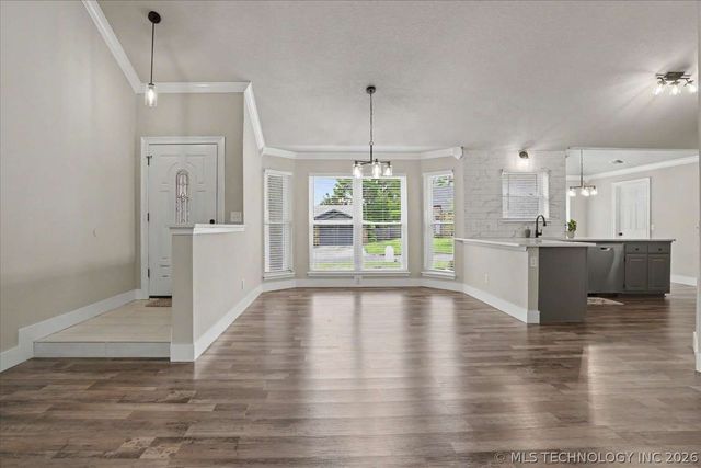 9248 S 87th East Avenue, Tulsa, OK 74133