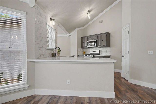 9248 S 87th East Avenue, Tulsa, OK 74133