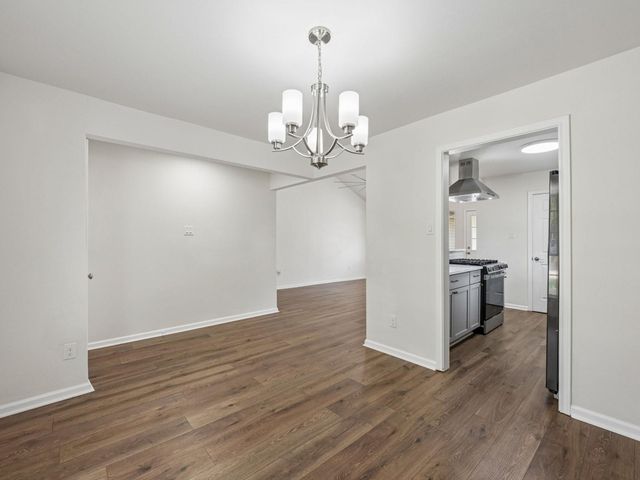 7110 Log View Drive, Houston, TX 77040