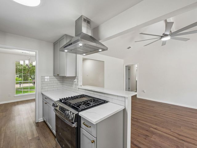 7110 Log View Drive, Houston, TX 77040