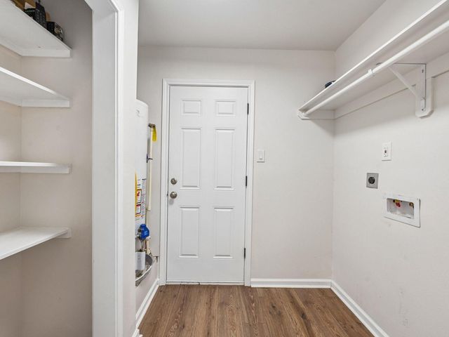 7110 Log View Drive, Houston, TX 77040