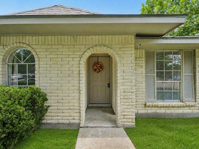 7110 Log View Drive, Houston, TX 77040