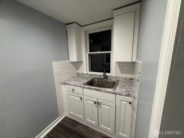 72 Charles Street, Carteret, NJ 07008