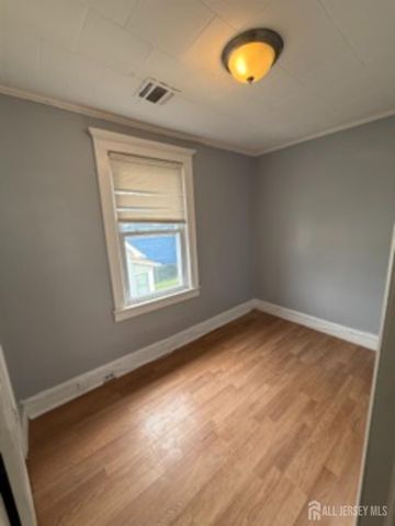 72 Charles Street, Carteret, NJ 07008