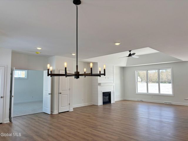 31 Eastpointe Drive, Wilton, NY 12866