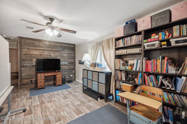 18625 Deason Drive, Spring Hill(pasco), FL 34610
