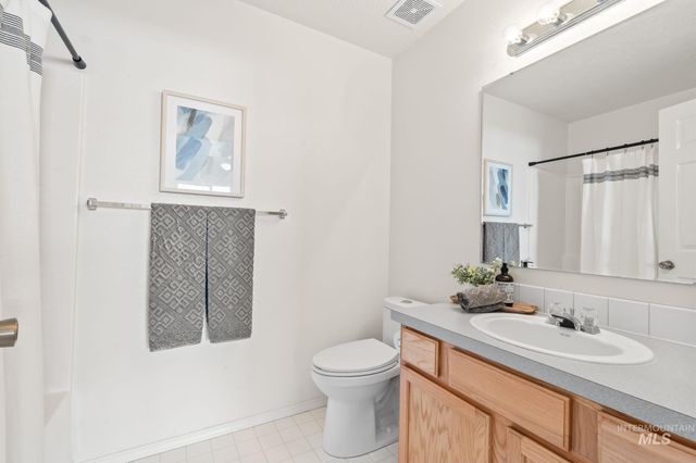 3300 S Holly, Nampa, ID 83686