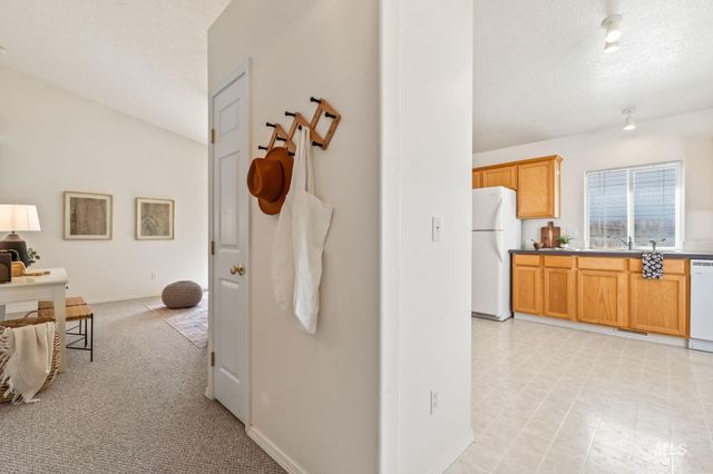 3300 S Holly, Nampa, ID 83686