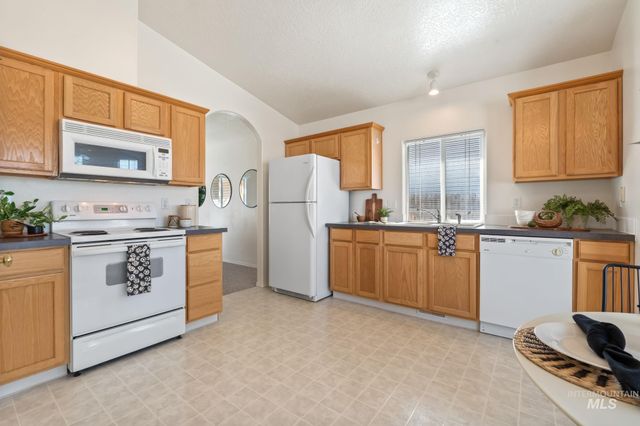 3300 S Holly, Nampa, ID 83686