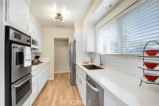 927 Alta Loma Drive, Corona, CA 92882