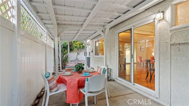 927 Alta Loma Drive, Corona, CA 92882