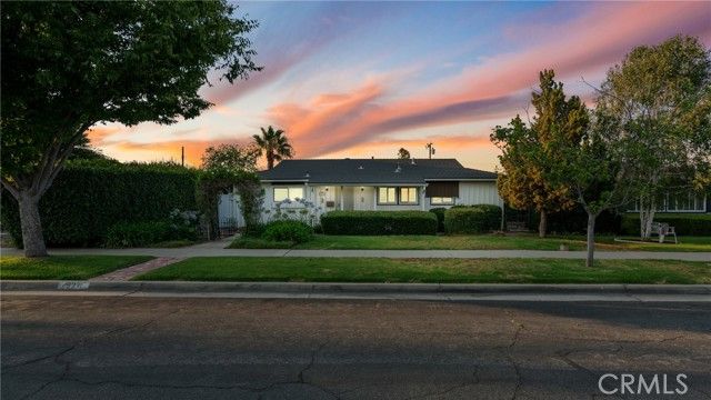 927 Alta Loma Drive, Corona, CA 92882