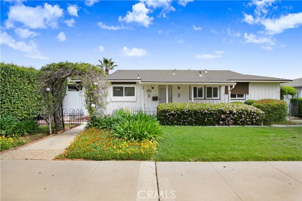 927 Alta Loma Drive, Corona, CA 92882