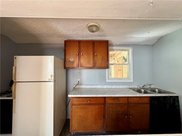 422 Reed St, Sharon, PA 16146