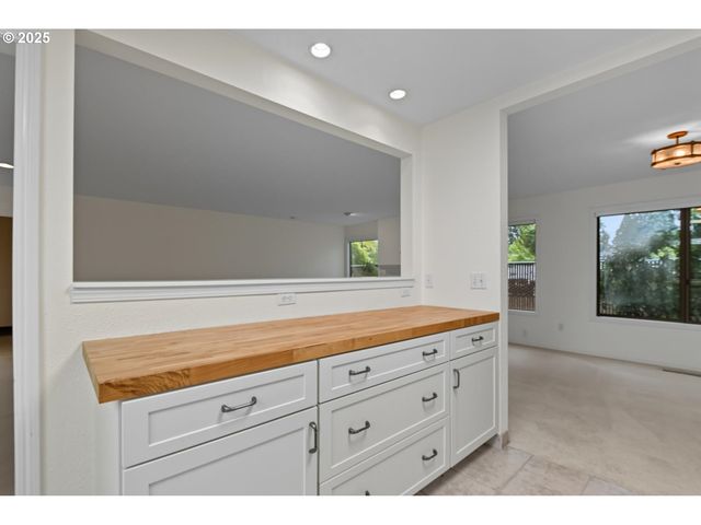 8900 Ne 36TH St 1, Vancouver, WA 98662