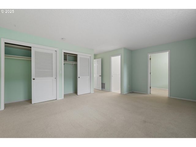 8900 Ne 36TH St 1, Vancouver, WA 98662