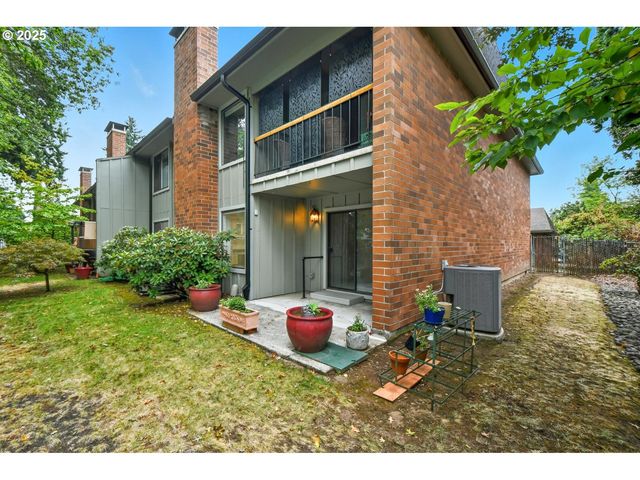 8900 Ne 36TH St 1, Vancouver, WA 98662