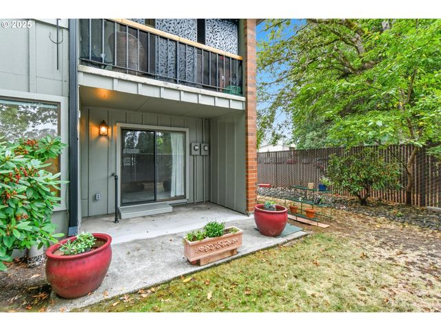 8900 Ne 36TH St 1, Vancouver, WA 98662