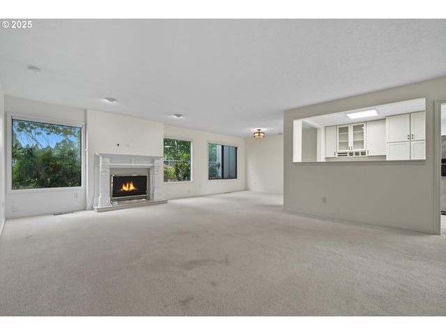 8900 Ne 36TH St 1, Vancouver, WA 98662